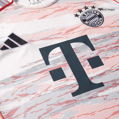 OLISE #17 Munich Extérieur Maillot 2025/26 Blanc