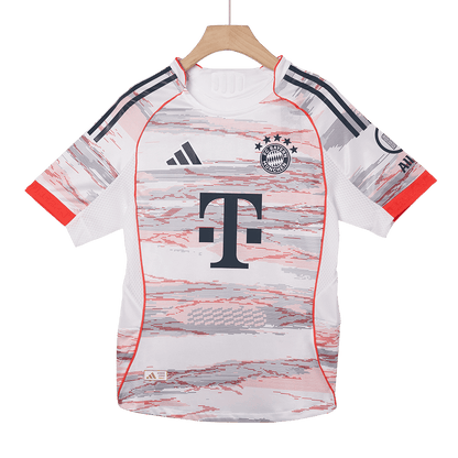 UPAMECANO #2 Munich Extérieur Maillot 2025/26 Blanc Joueur